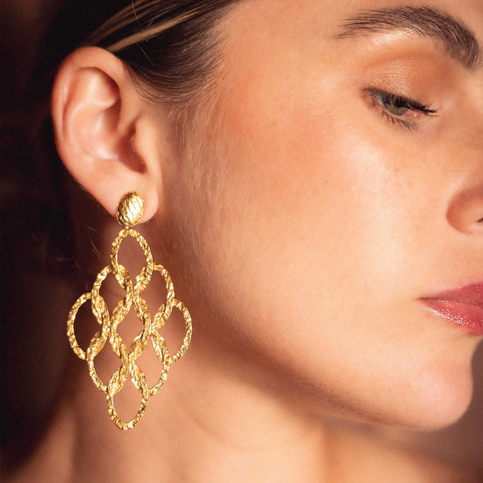 ARETES CROPS CIRCLE CHANDELIER