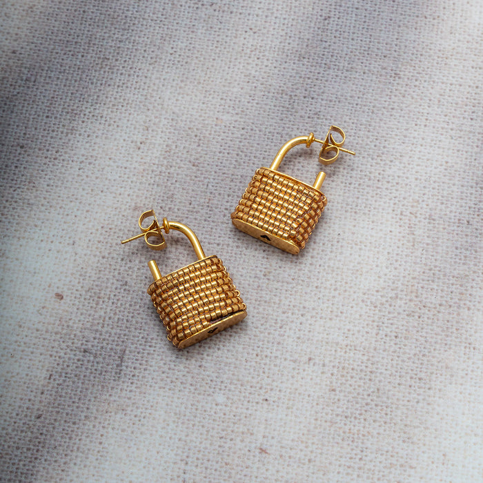 ARETES CANDADITOS