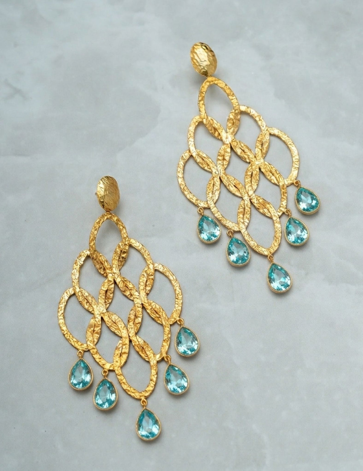 Aretes Crops Circle Chandelier Cristal Azul - Fondo Color